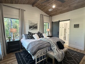 2 Schlafzimmer, Bügeleisen/Bügelbrett, kostenloses WLAN, Bettwäsche