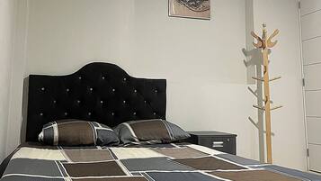 Deluxe Room, 1 Double Bed | Desk, free WiFi, bed sheets