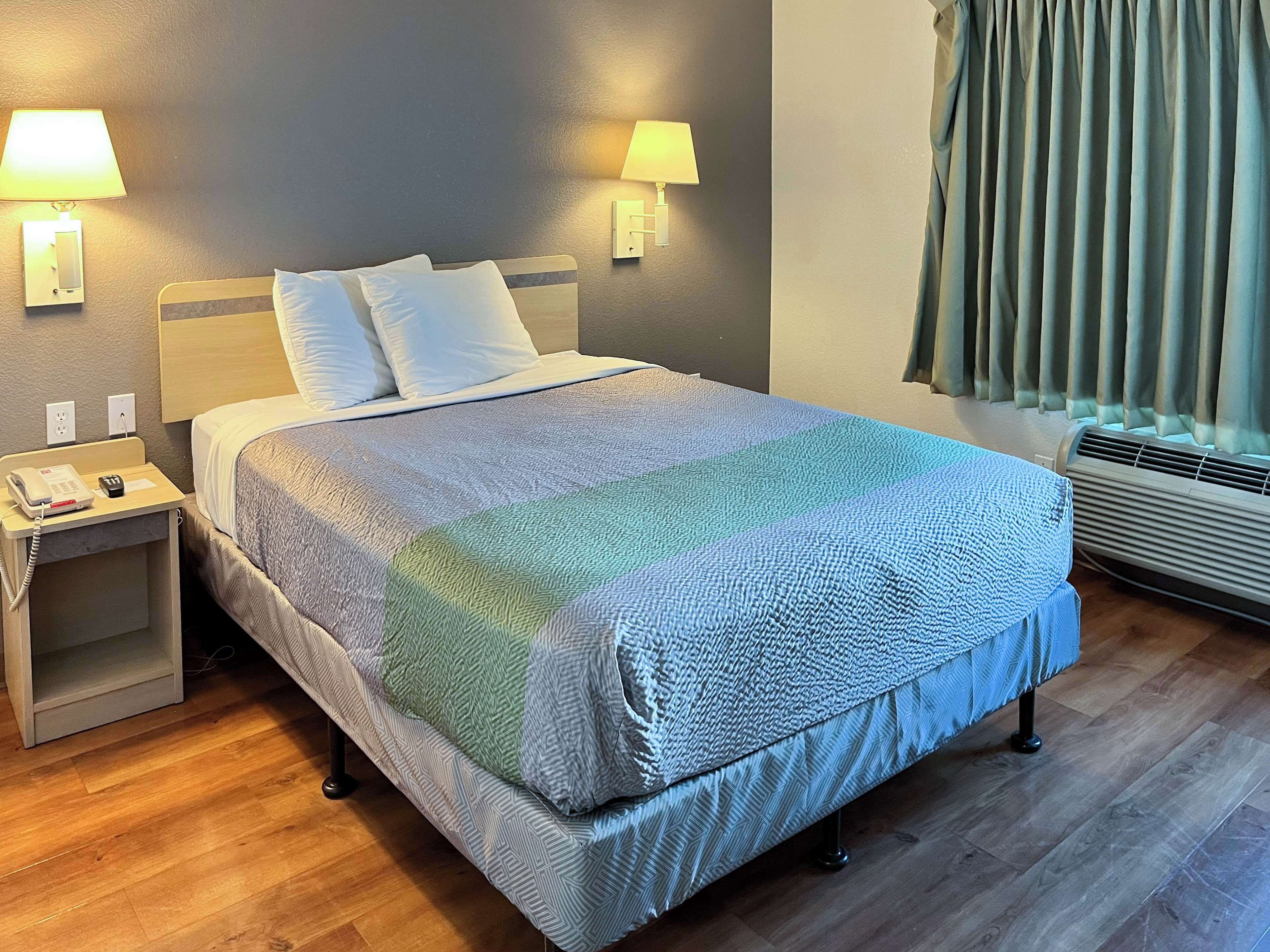 Free WiFi, bed sheets