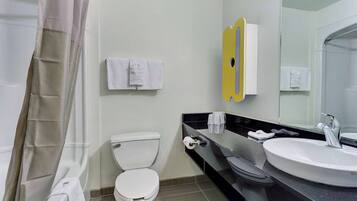 Ducha y bañera combinadas y toallas