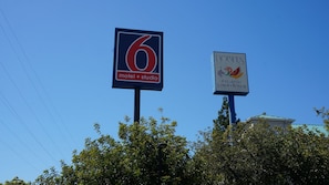 Exterior - Studio 6 Belmont, CA – San Francisco - Redwood (Belmont)