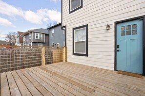 المنطقة المحيطة بالمنشأة