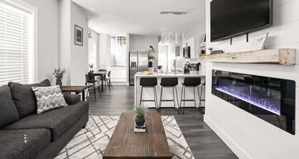 Heart of Indy | Sleeps 6 | Modern Home
