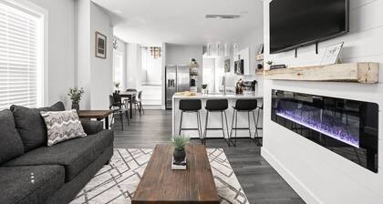 Heart of Indy | Sleeps 6 | Modern Home