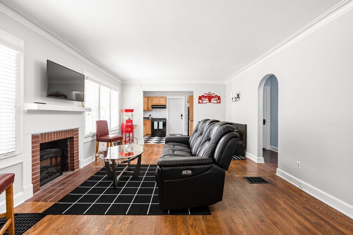 Broad Ripple Bliss: Vintage & Modern Mix