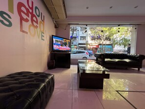 Televisión LCD de 21 pulgadas con canales por cable