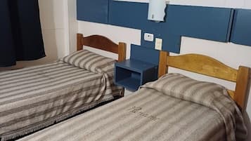 Habitació doble per a ús individual bàsica | 1 dormitori i roba de llit