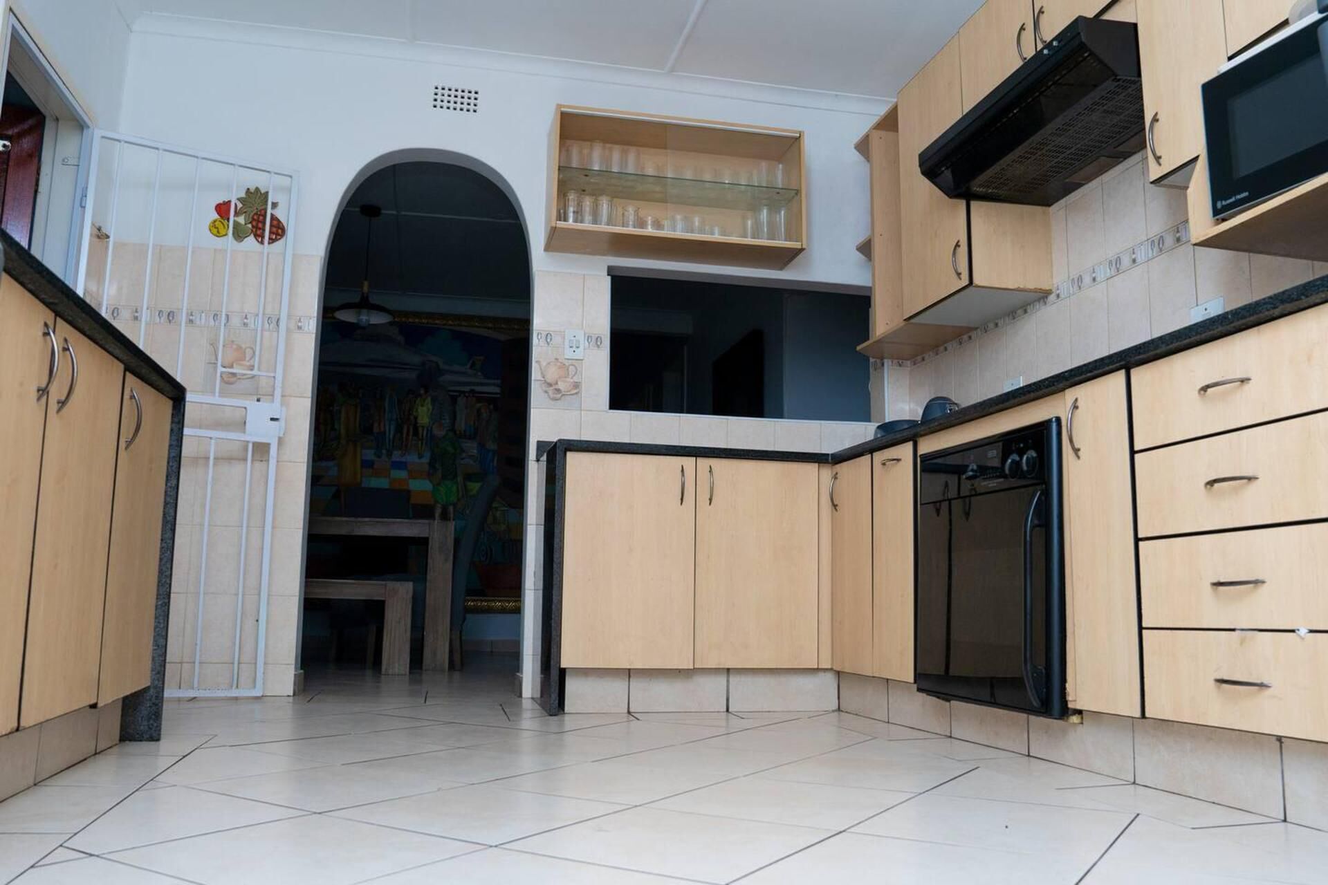 House | Private kitchen | Fridge, microwave, oven, stovetop