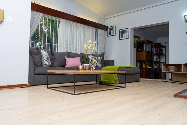 House | Living area | TV, fireplace