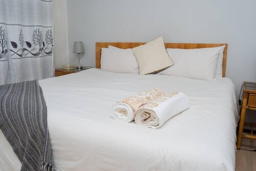 Impeccable 3-bed House in Joburg, 6km nr Sandton