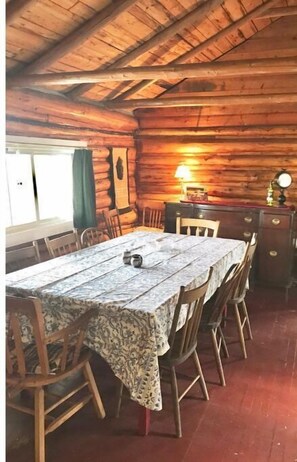 Dining - Perfect Family Getaway on Beautiful Manitoulin (Silver Water)