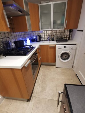 Private kitchen - Full flat in London with garden. 7min => train st. (London)