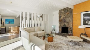 Living area - Casa Mojo (Palm Springs)