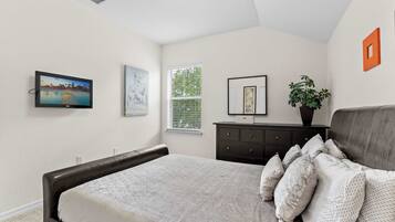 House, Multiple Beds, Pool Access, Garden View (Great Escape to Marbella South) | 5 bedrooms, individually decorated, individually furnished, bed sheets