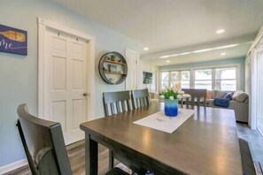 Dining - The Lookout at Darling Shores (Alexandria)