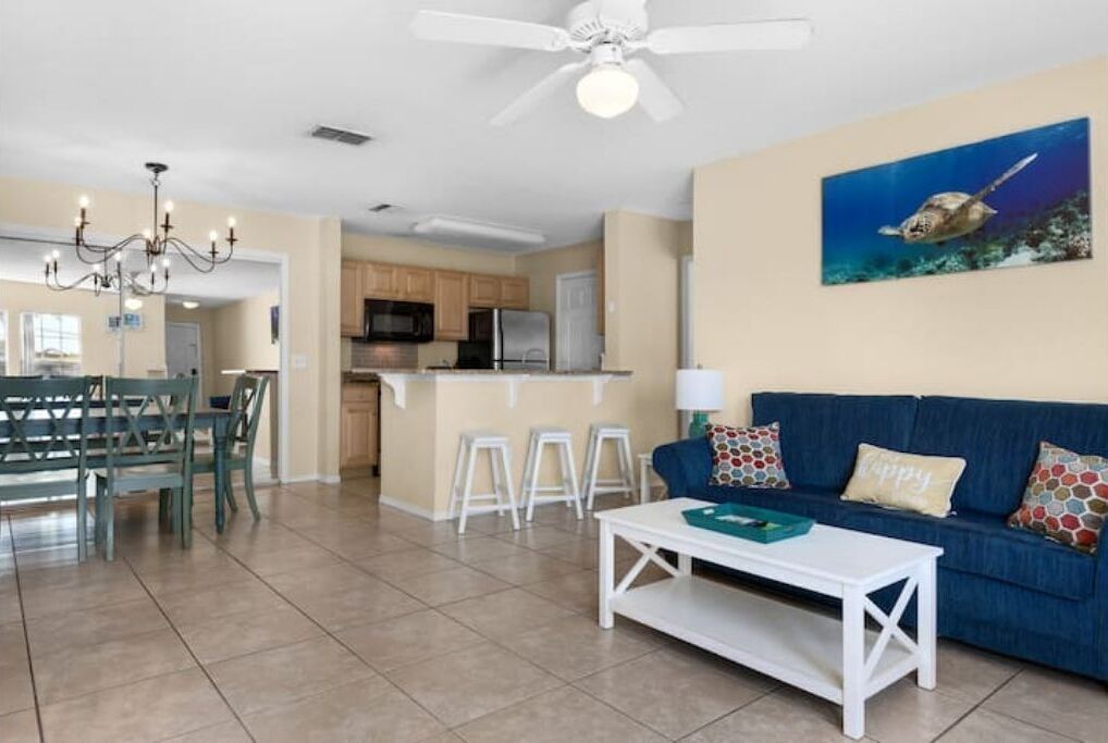 4BR/3BA in center of PCB! Close to beach!