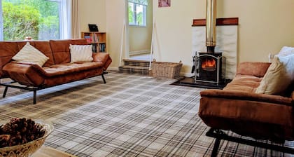 Holiday cottage tummel valley beautiful views. Own garden dog friendly