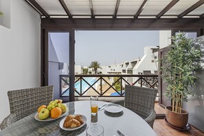 Outdoor dining - Hola Arnage (Puerto del Carmen)