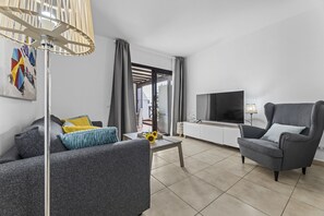 TV - Hola Arnage (Puerto del Carmen)