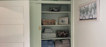 Downtown Boonville Vintage Farmhouse 