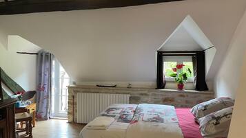 1 chambre, fer et planche Ă repasser, Wi-Fi gratuit, draps fournis