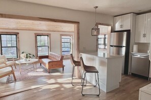 Living area - Uptown Heart of Davis (Davis)