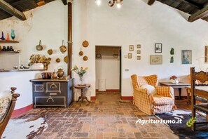 Apartamento, 2 quartos, para fumantes, lareira | Área de estar