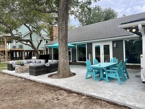 屋外ダイニングエリア