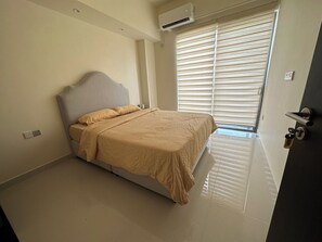 1 chambre, fer et planche Ă repasser, Wi-Fi, draps fournis