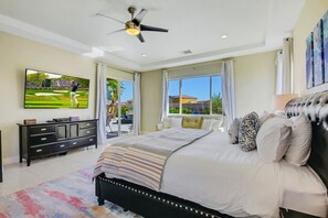 4 Schlafzimmer, Schreibtisch, Bügeleisen/Bügelbrett, Reisekinderbett