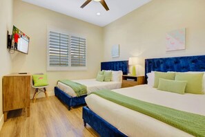 4 Schlafzimmer, Schreibtisch, Bügeleisen/Bügelbrett, Reisekinderbett