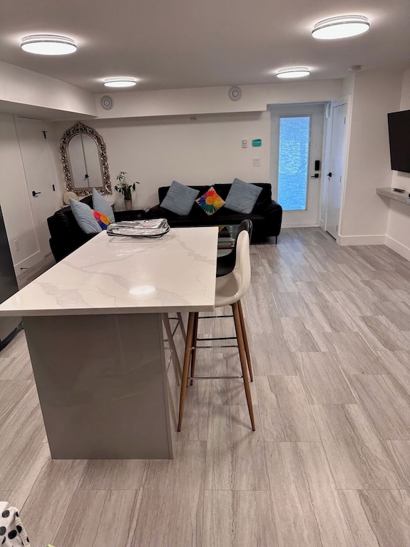 Resort Type 2 Bed 2 Bath Suite In A Very Large Home In Delta, Bc - 써리