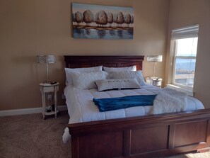 3 bedrooms, WiFi, bed sheets, wheelchair access