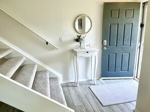 Interior - Walk to Beach - Updated Amelia Island Townhome Near Fort Clinch and Downtown (Fernandina Beach)