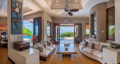 Whale Watchers Villa With Stunning Ocean View