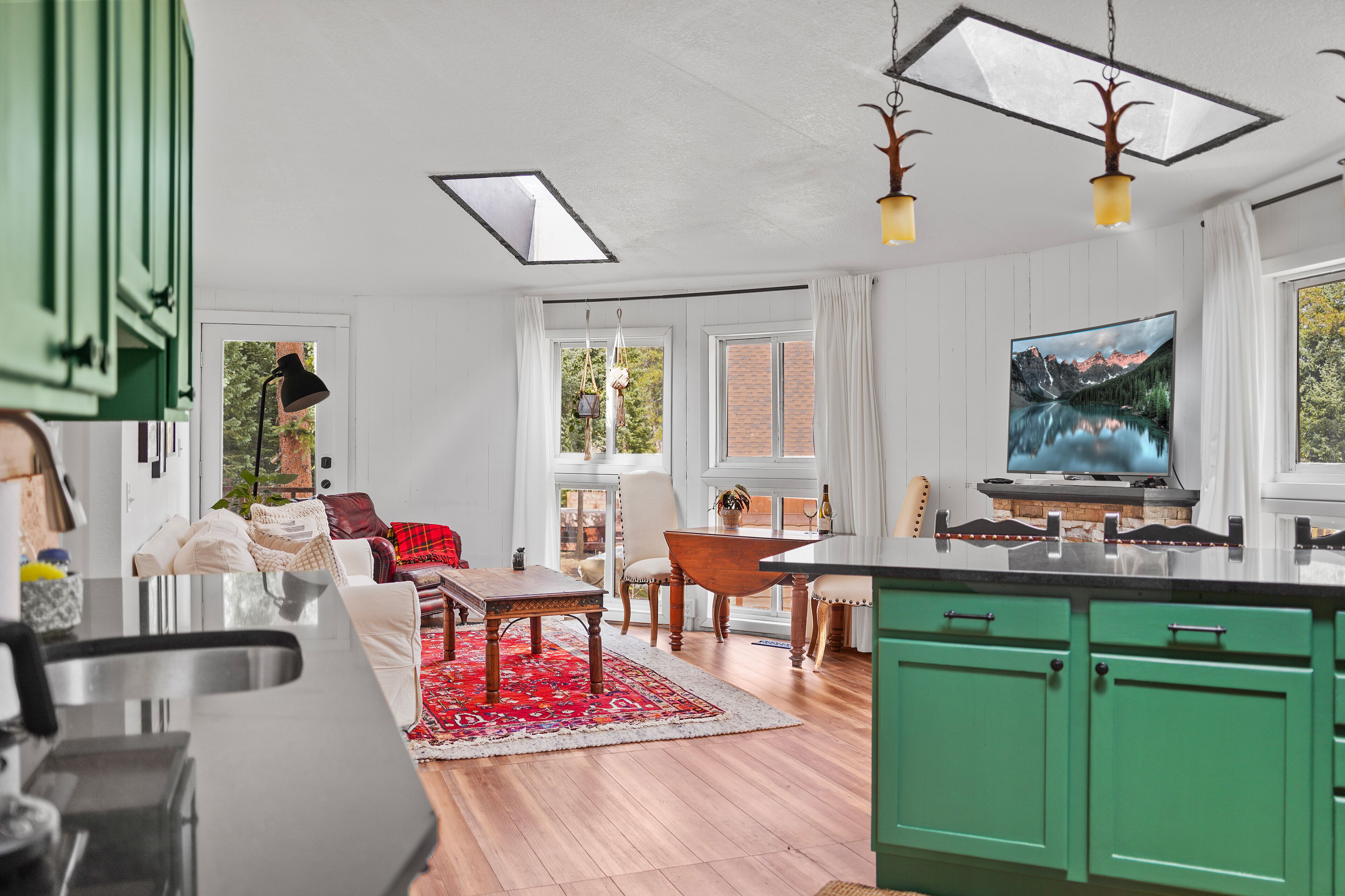Smart TV, fireplace, books