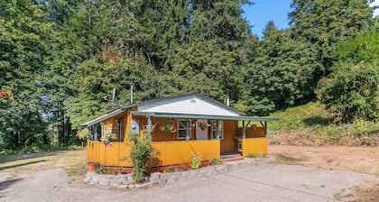 Cowpoke Cottage just 2 miles away from Ilani casino