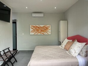 8 bedrooms, desk, iron/ironing board, free WiFi