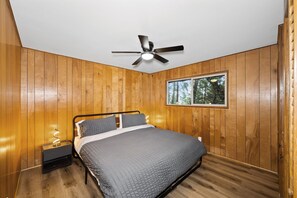 3 chambres, fer et planche à repasser, Wi-Fi, draps fournis