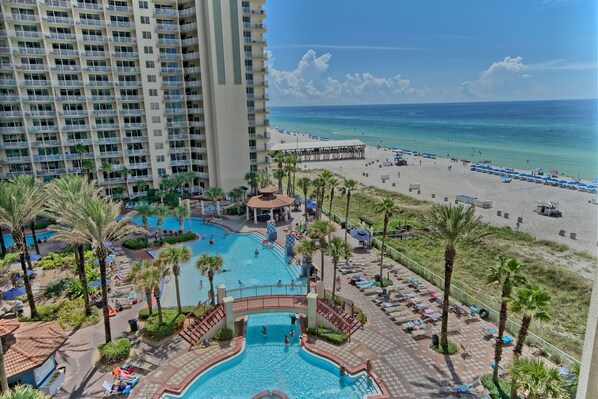 室内游泳池，恒温泳池