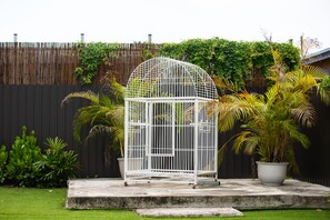 Terrace/patio - Top Location, 1 mile from Airport ,Full House, Big Patio, Free Parking. (Miami)