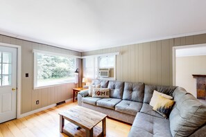 TV, DVD player, computer monitors