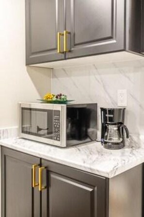 Apartment | Exterior - Mississauga 2BR 1BA Basement (Mississauga)