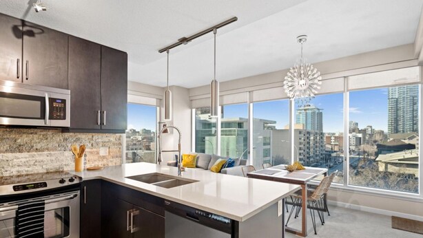 Apartment | 4 bedrooms - Modern Calgary Apartments (Calgary)