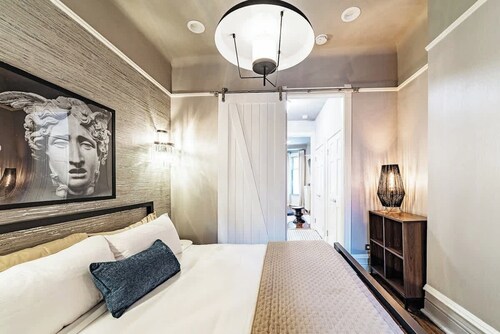 The Belcroft - By Oak Street Beach & Luxury Shops