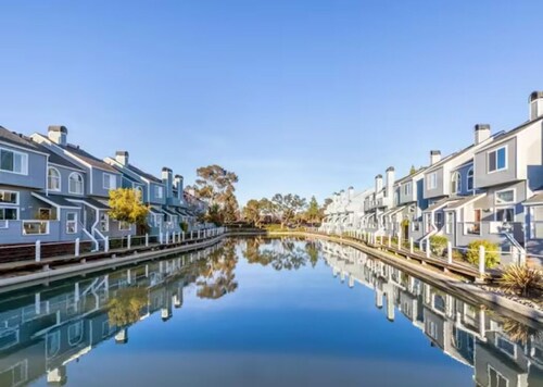 Luxurious 2-bedrooms in Redwood + free parking