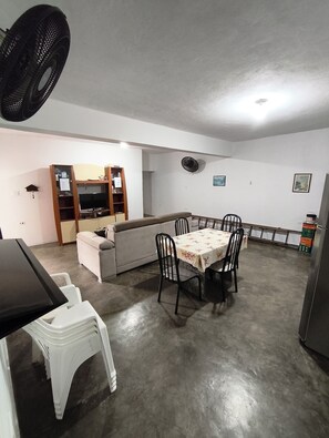 Interior - Casa 1km da Praia Vila Tupy, Itanhaém, Parque dos Pássaros (Tupy Itanhaém)