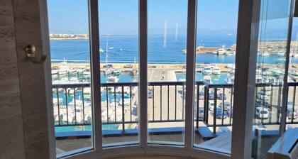 Una Suite con Vistas de 180 Grados al Mar, con Piscina Privada en Modo Rooftop !