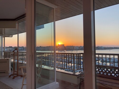 Una Suite con Vistas de 180 Grados al Mar, con Piscina Privada en Modo Rooftop !