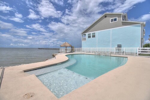 Paradise on Copano Bay ~ Complementary Kayaks ~ Pier and Pool 